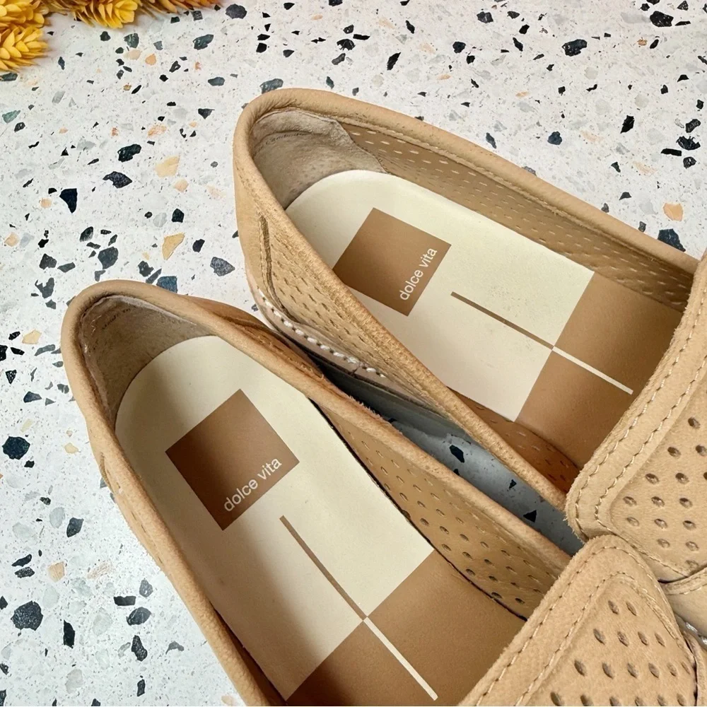 Dolce Vita Malila Tan Perforated Nubuck Lug Sole Penny Loafers Women’s 9.5
